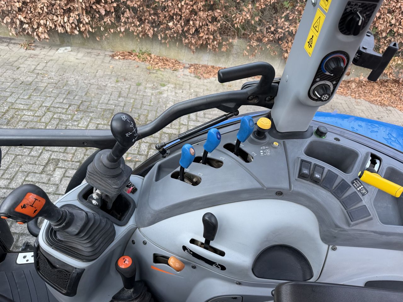 New Holland T5.115 met lader !!