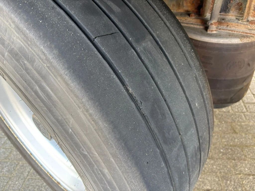 Pacton Liftas + Stuuras Dhollandia 2500KG LBW GEEN KOELMOTOR