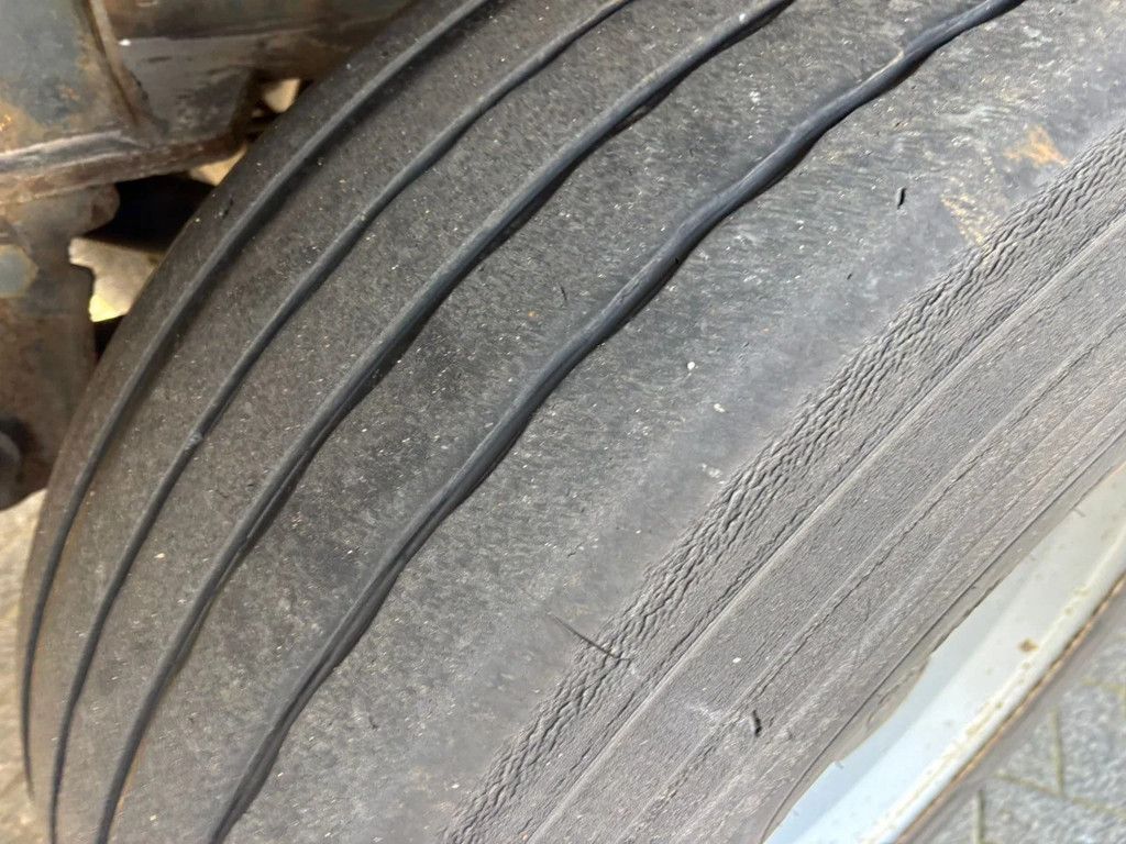 Pacton Liftas + Stuuras Dhollandia 2500KG LBW GEEN KOELMOTOR