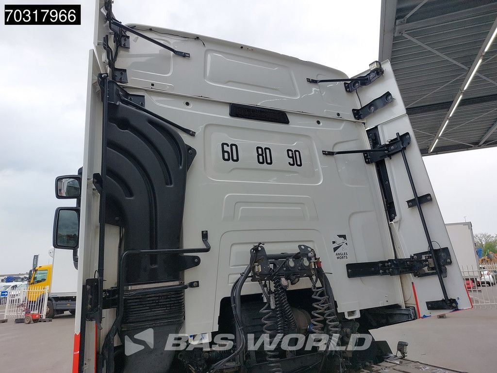 Renault T 480 4X2 SleeperCab Hydraulic