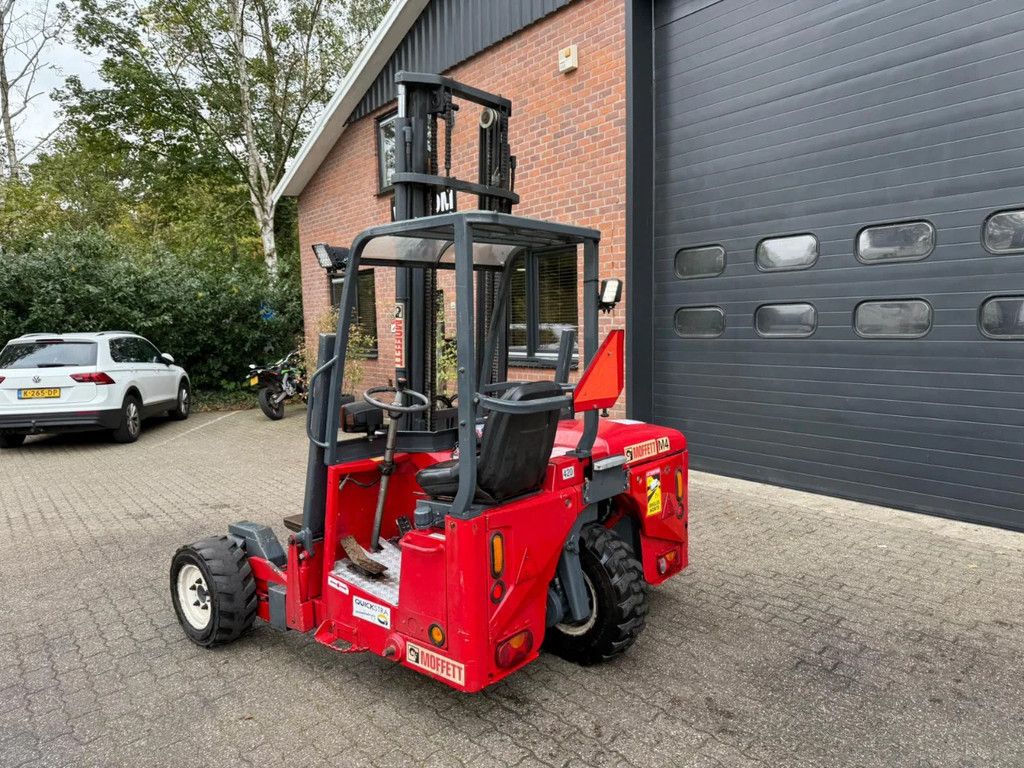 Moffett M4 3WEG M4 Kooiaap Let op! informatie ontbreekt