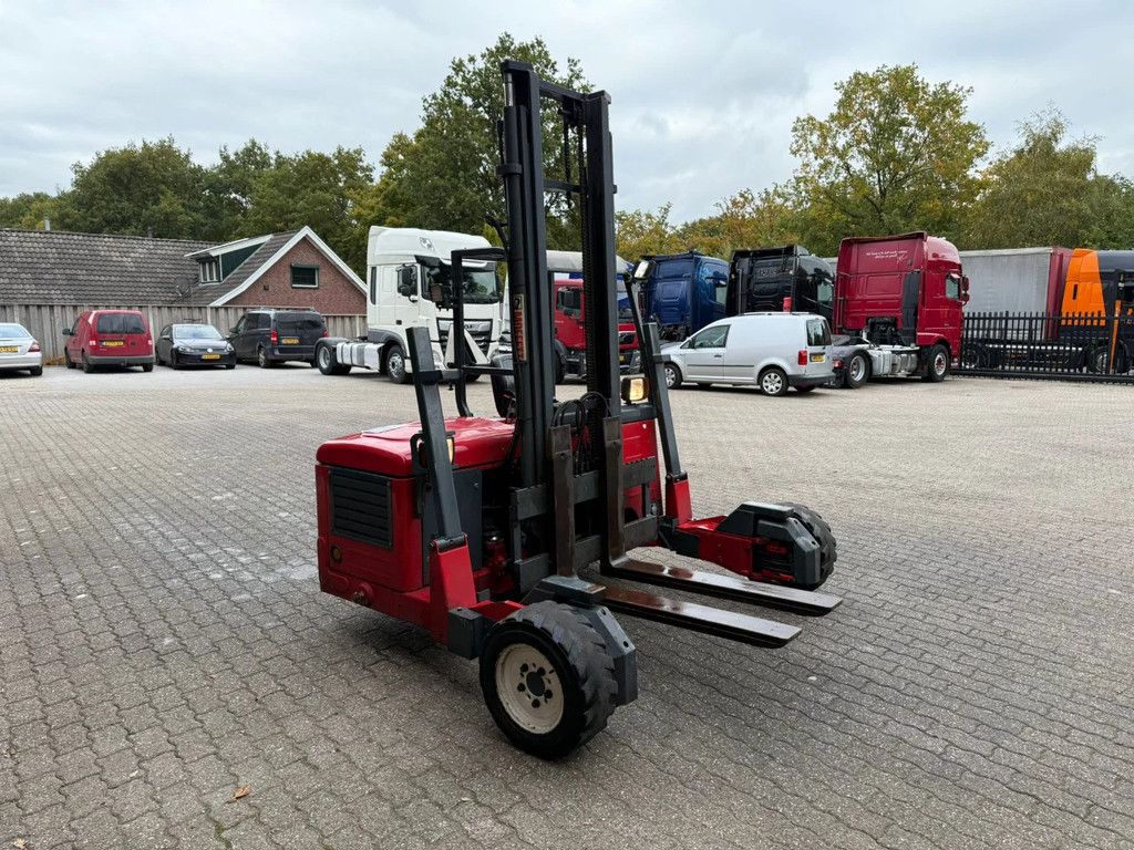 Moffett M4 3WEG M4 Kooiaap Let op! informatie ontbreekt