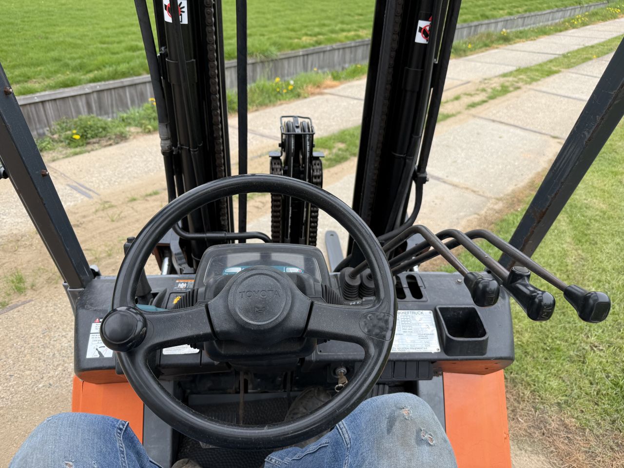 Toyota 2.5 tonner diesel heftruck triplex 4.7M Sideshift