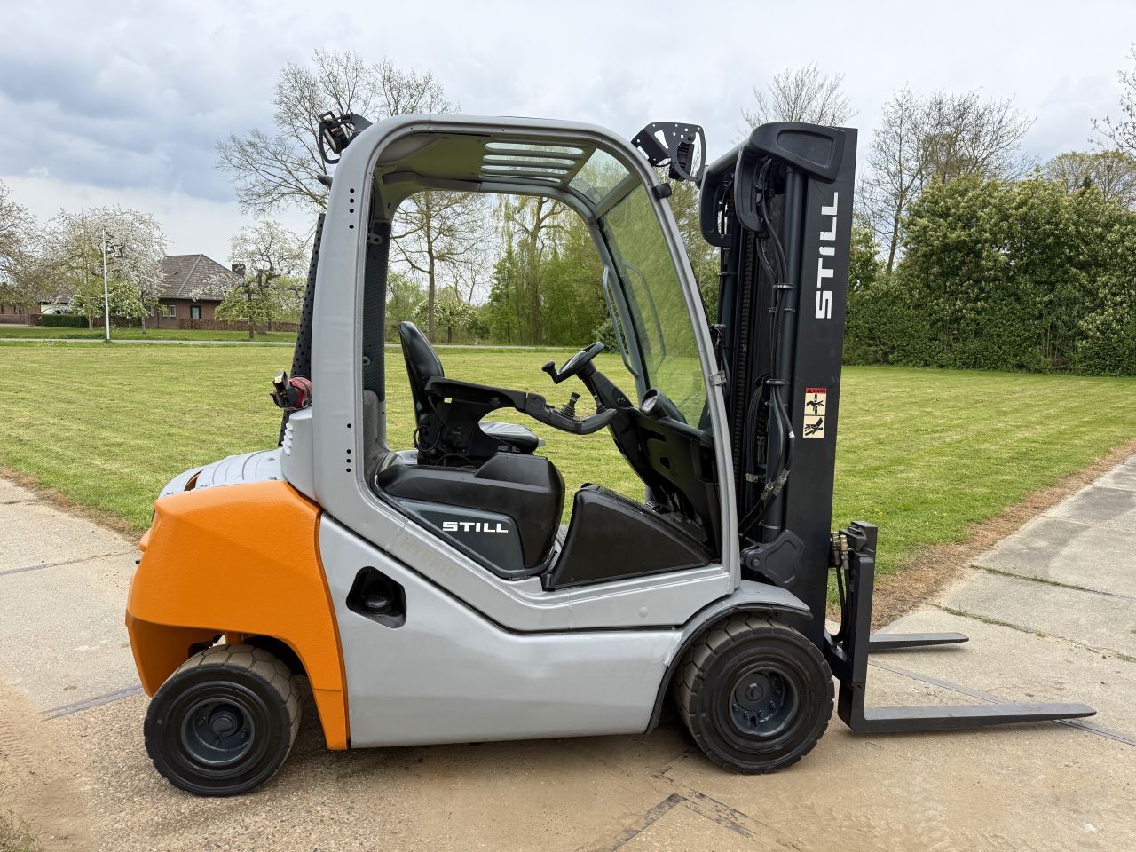 Still 2000KG diesel heftruck BJ2017 3-delig + 4 ventielen