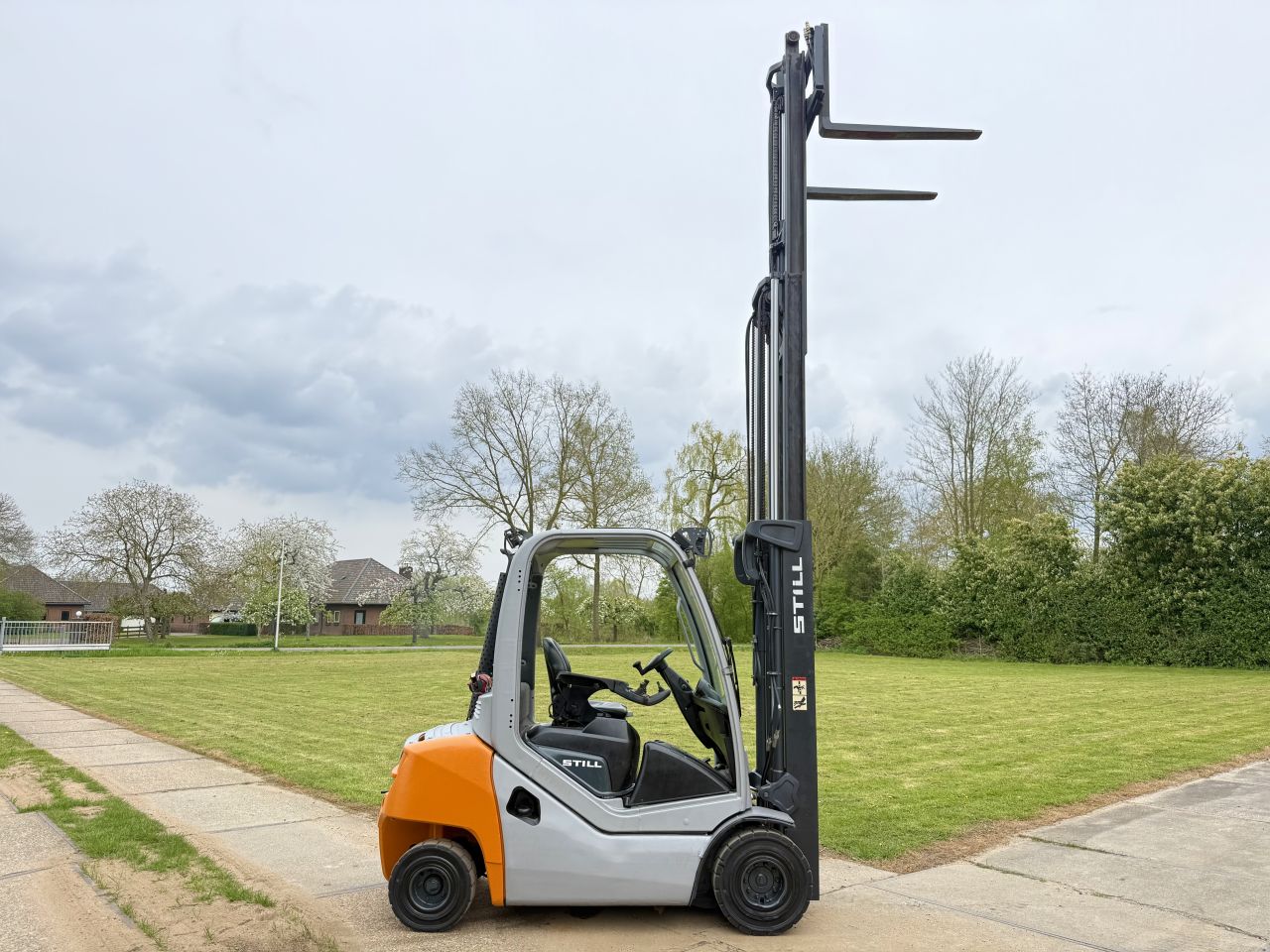 Still 2000KG diesel heftruck BJ2017 3-delig + 4 ventielen