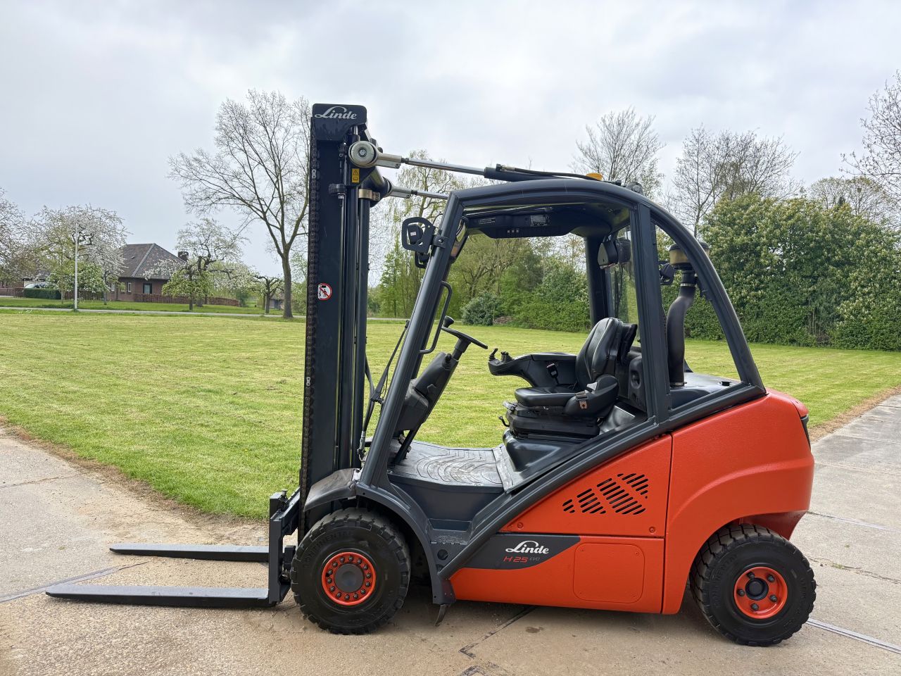 Linde 2.5 tonner diesel heftruck BJ 2014 + sideshift