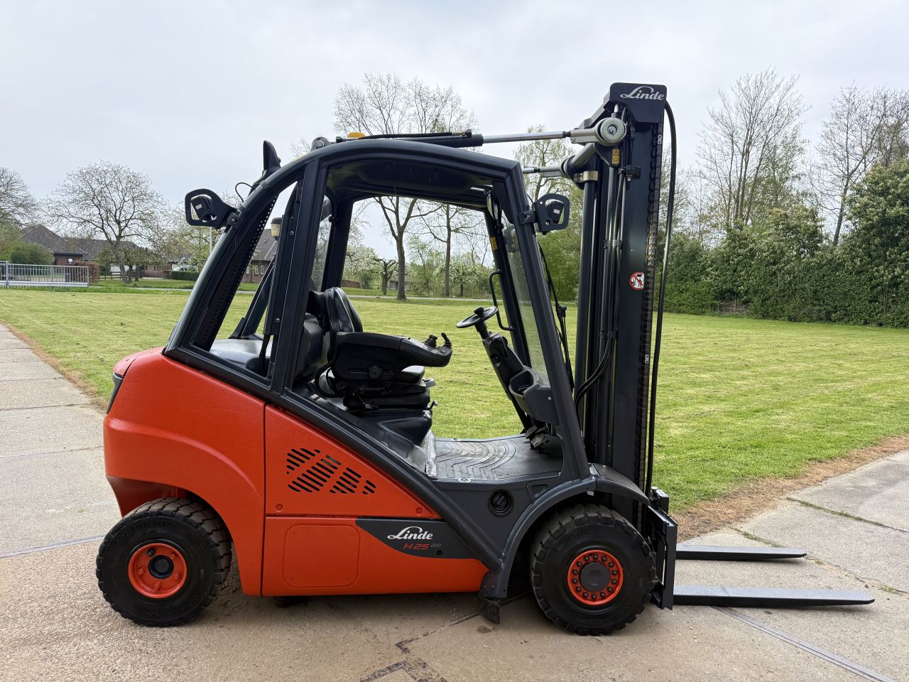 Linde 2.5 tonner diesel heftruck BJ 2014 + sideshift