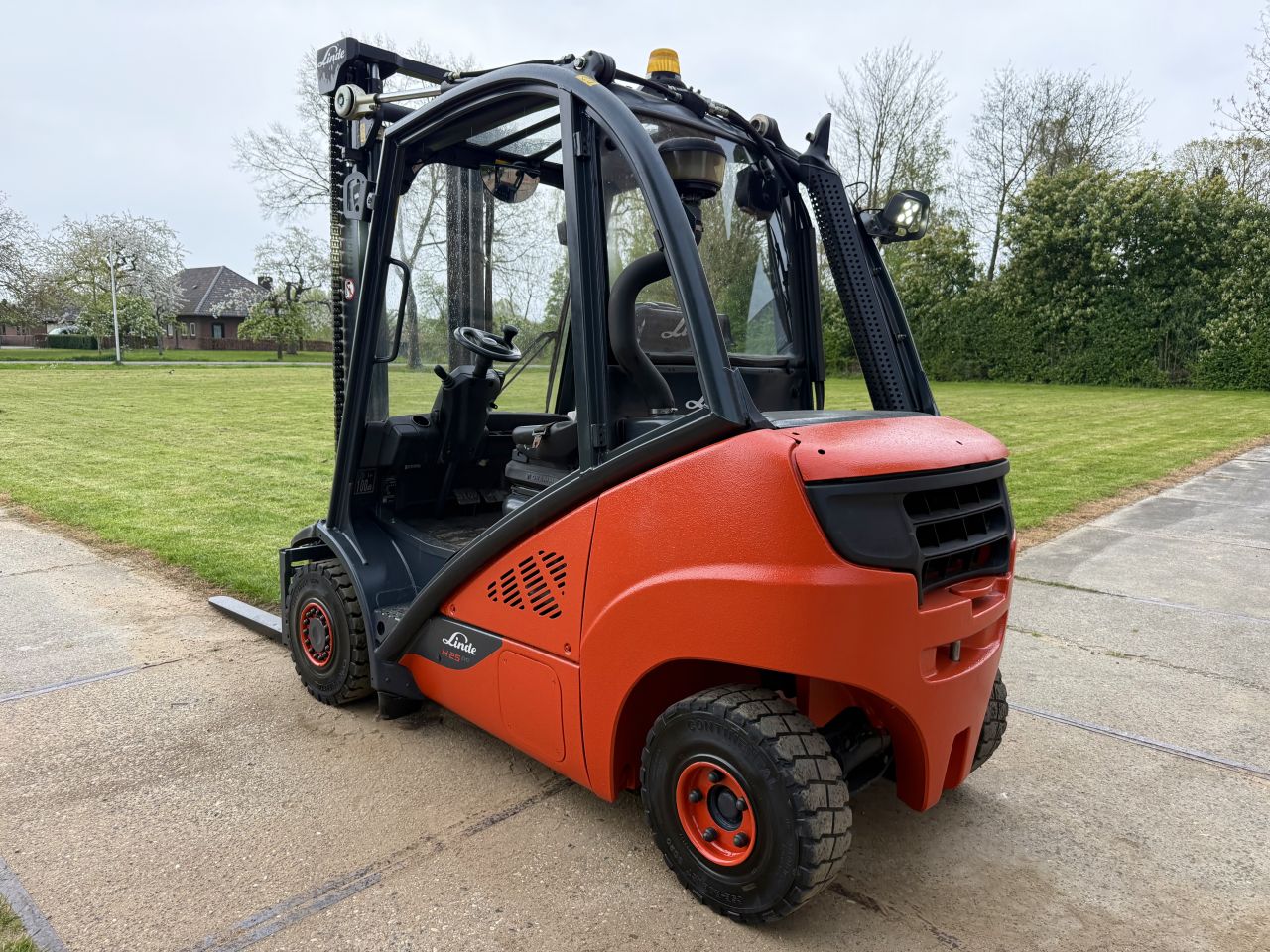 Linde 2.5 tonner diesel heftruck BJ 2014 + sideshift