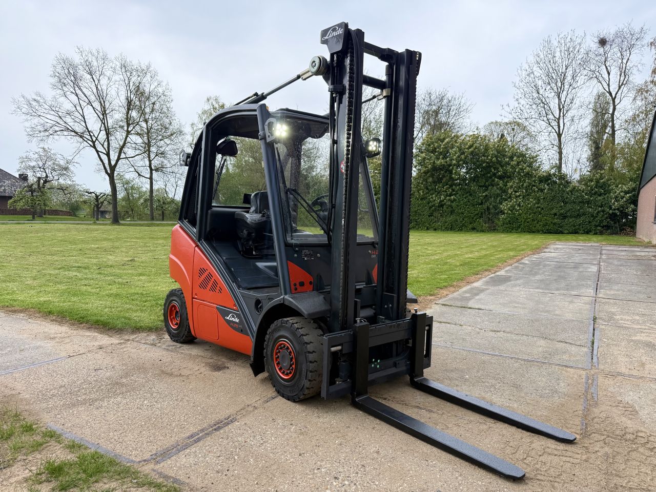 Linde 2.5 tonner diesel heftruck BJ 2014 + sideshift