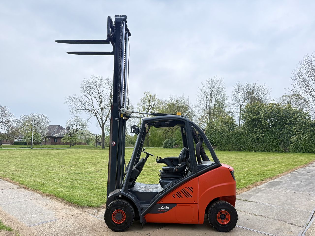 Linde 2.5 tonner diesel heftruck BJ 2014 + sideshift