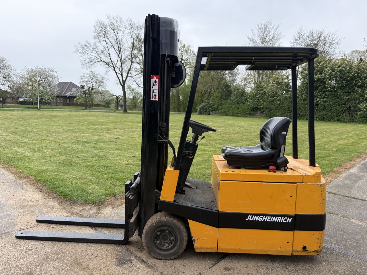 Jungheinrich 1600KG elektrisch 3-delig 5.1m freelift Sideshift