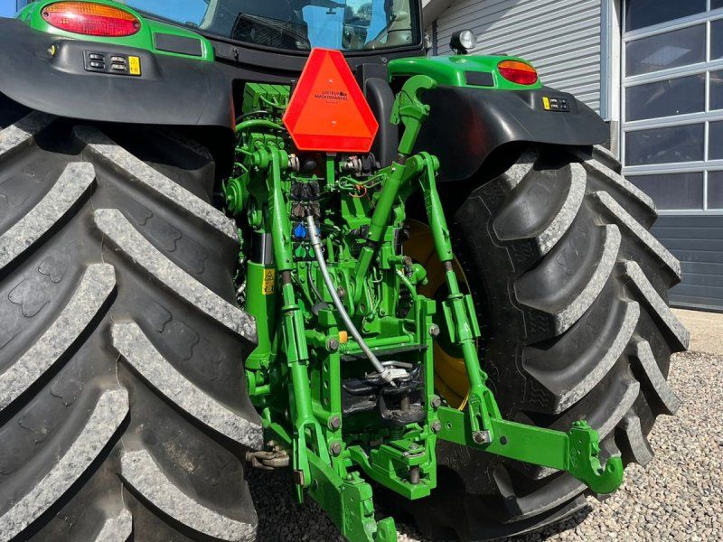 John Deere 6215R Med frontlift