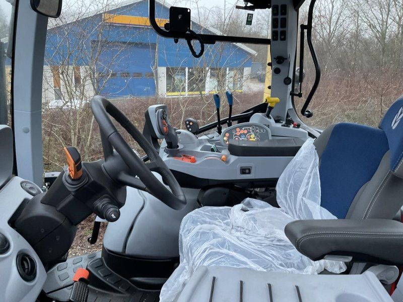 New Holland T5.120 Dynamic Command