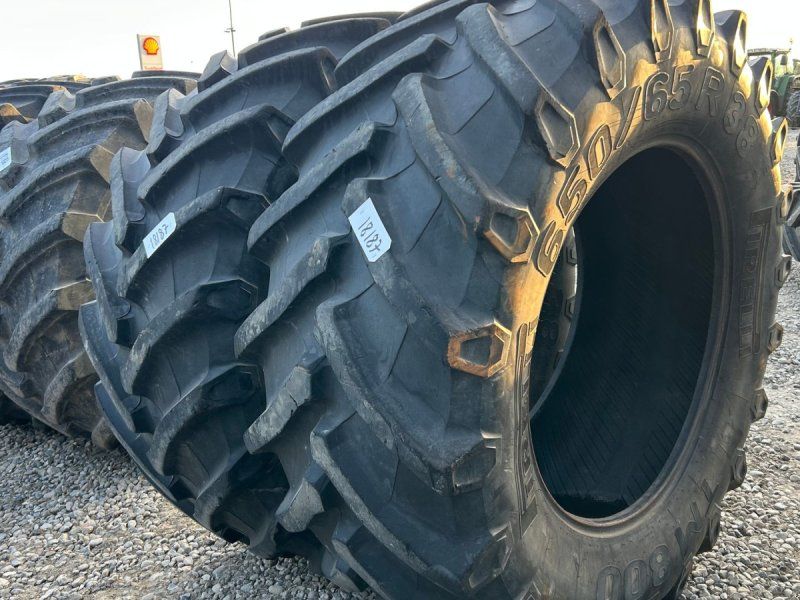 Pirelli 650/65R38