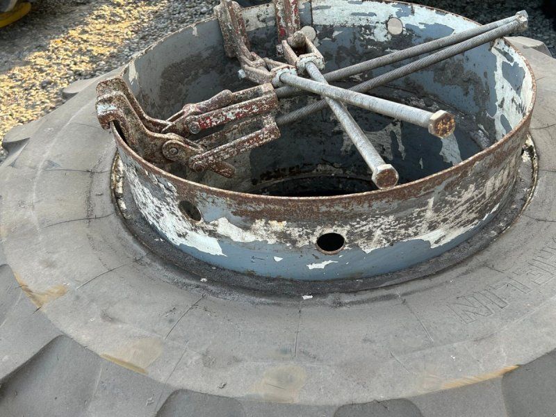 Michelin 420/85R28-28