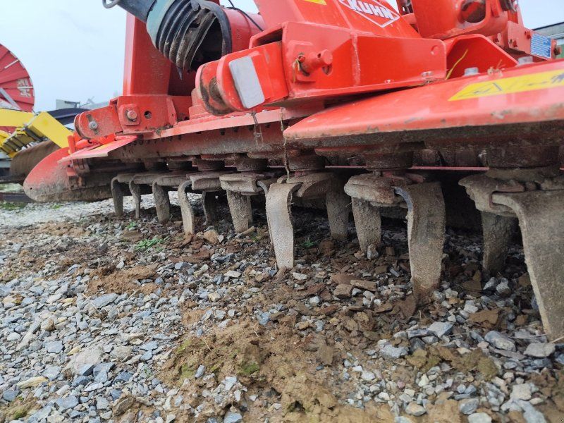 Kuhn HR 304