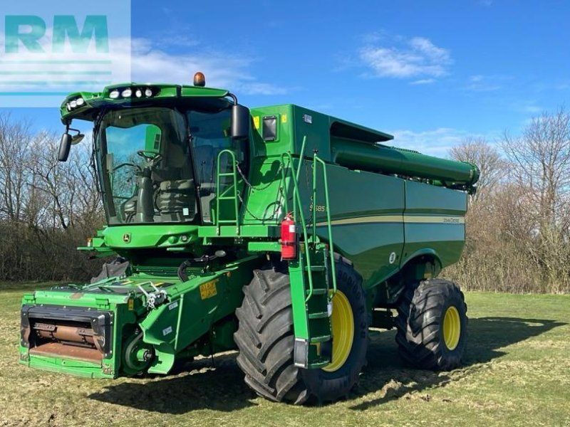 John Deere S685