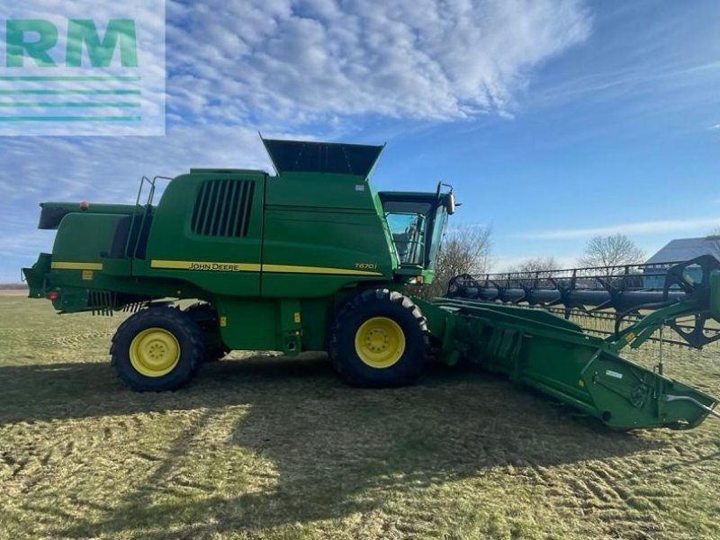 John Deere T670