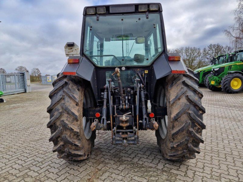 Valtra Valmet 6400 mit Frontlader