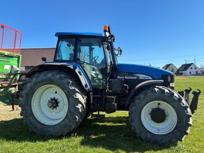 New Holland TM 175