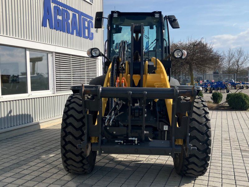 New Holland W 100 D