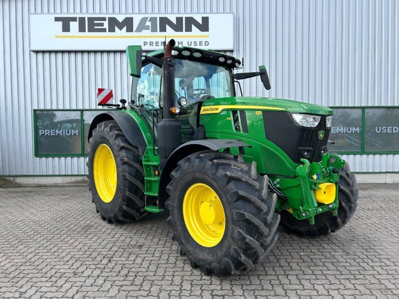John Deere 6R 215