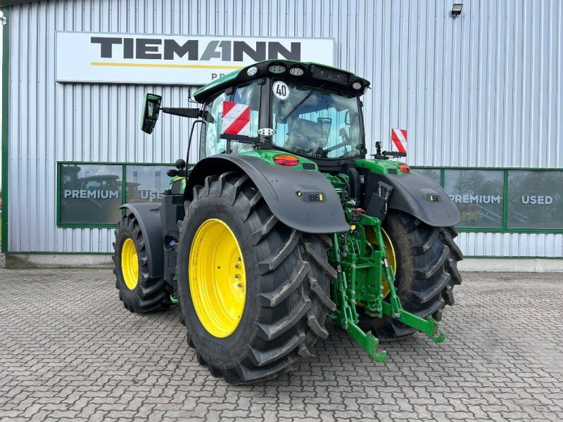 John Deere 6R 215