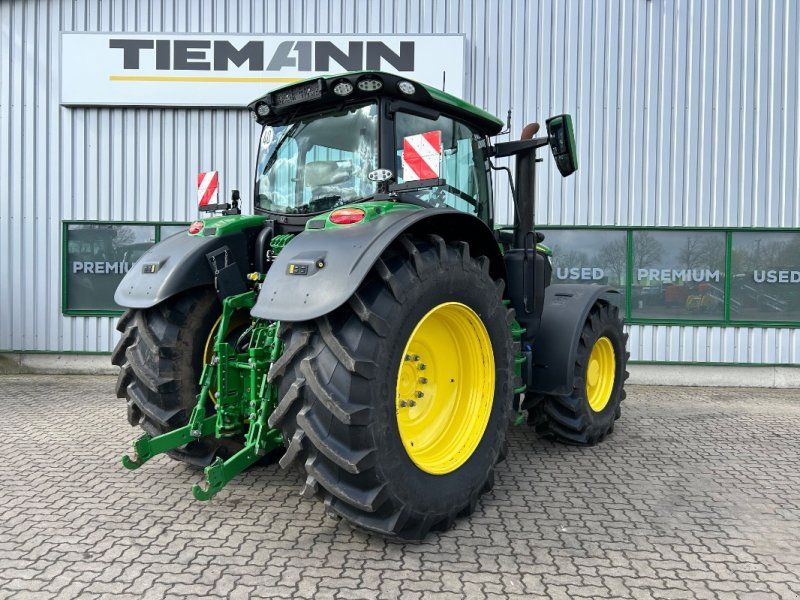 John Deere 6R 215