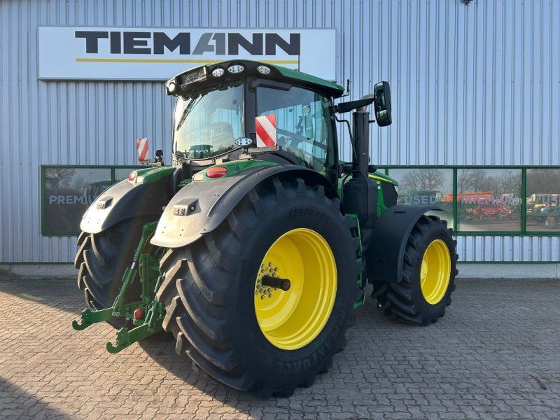 John Deere 6R 230