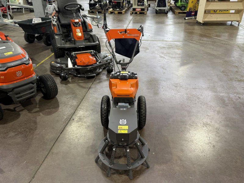 Husqvarna WB 560i Unkrautbürste mit Akkuantrieb
