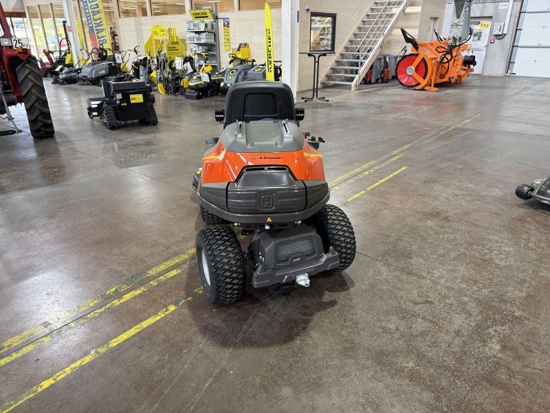Husqvarna R 420TsX AWD Rider mit 122cm Mähdeck