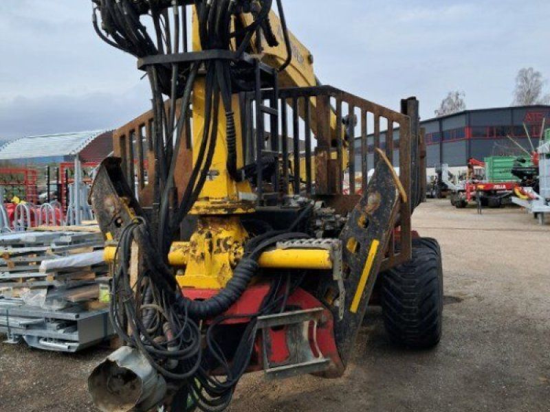 A. Moser 12. to Kranwagen mit Forstkran MKZ9