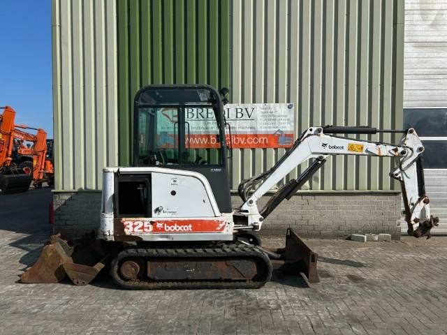 Bobcat 325