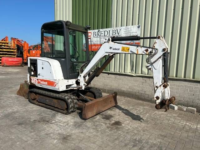 Bobcat 325