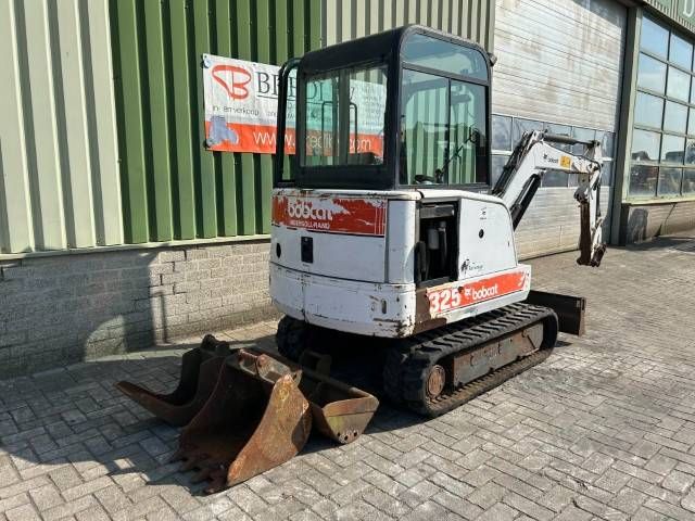 Bobcat 325
