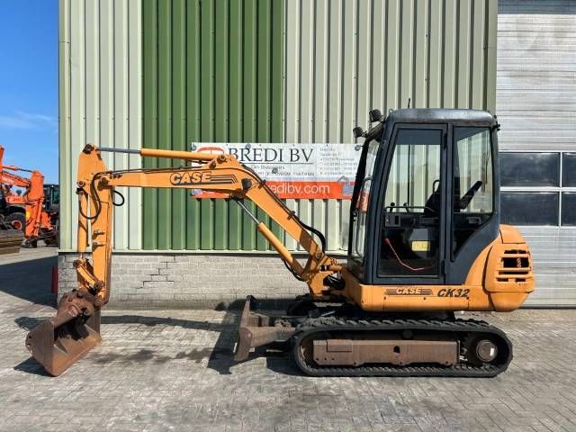 CASE CK 32