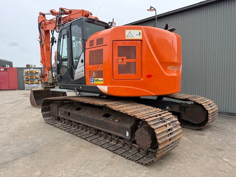 Hitachi ZX 225 US LC-5 B