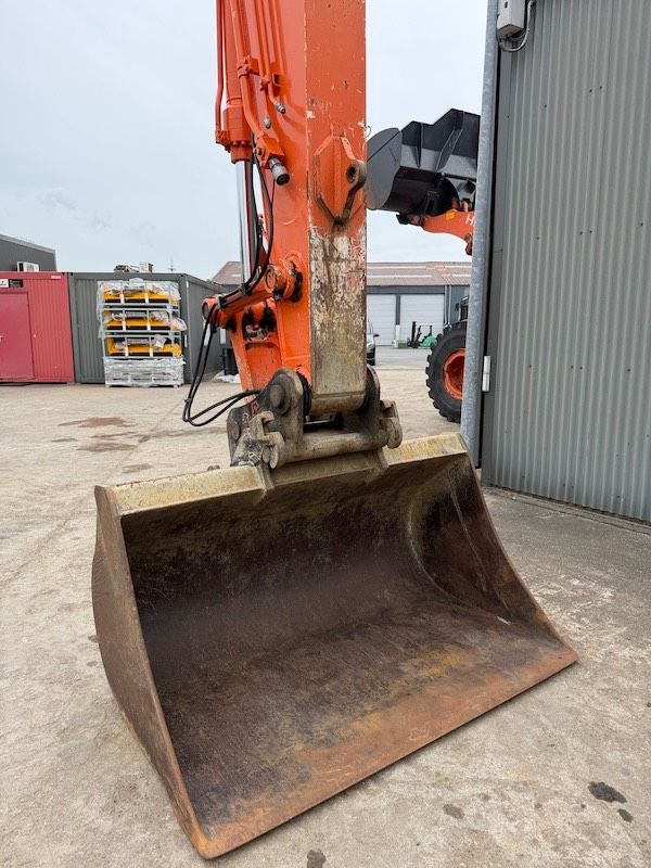 Hitachi ZX 225 US LC-5 B