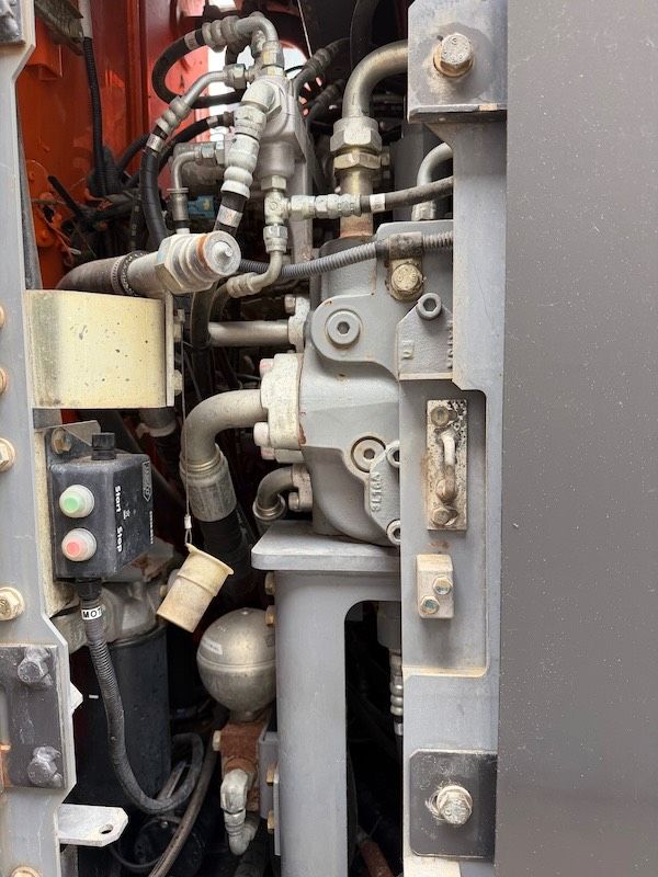 Hitachi ZX 225 US LC-5 B