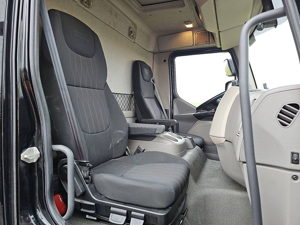 DAF LF 230 11.9t lift airco px7