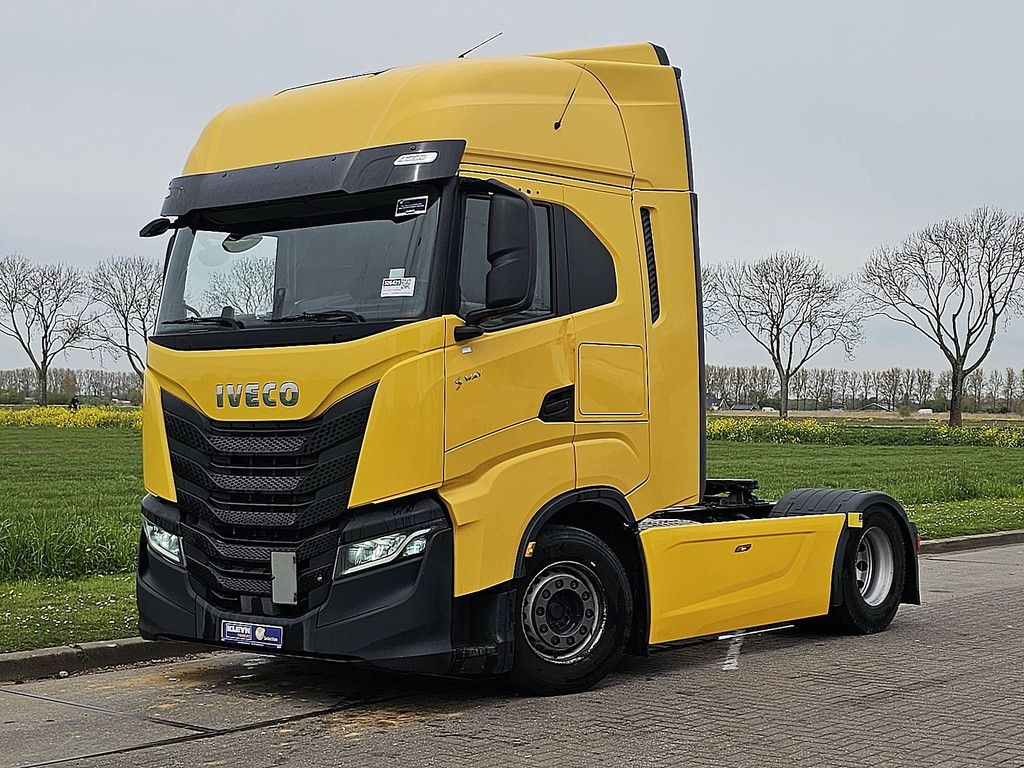 IVECO S-WAY AS440S48 diesel 4x2 skirts