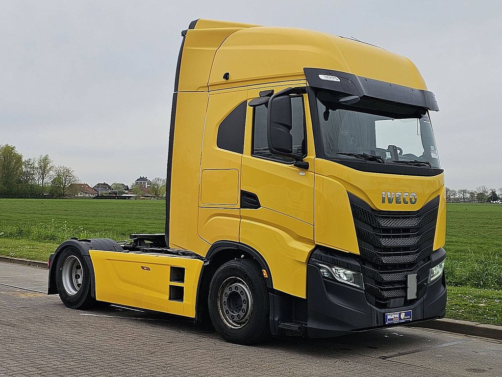 IVECO S-WAY AS440S48 diesel 4x2 skirts