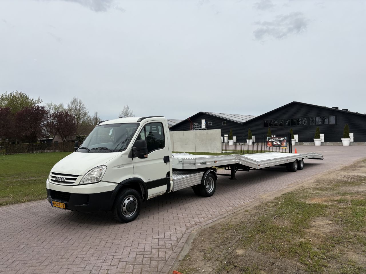 Be trekker Iveco 40C18 N1 be oplegger auto transporter 13.66 CM