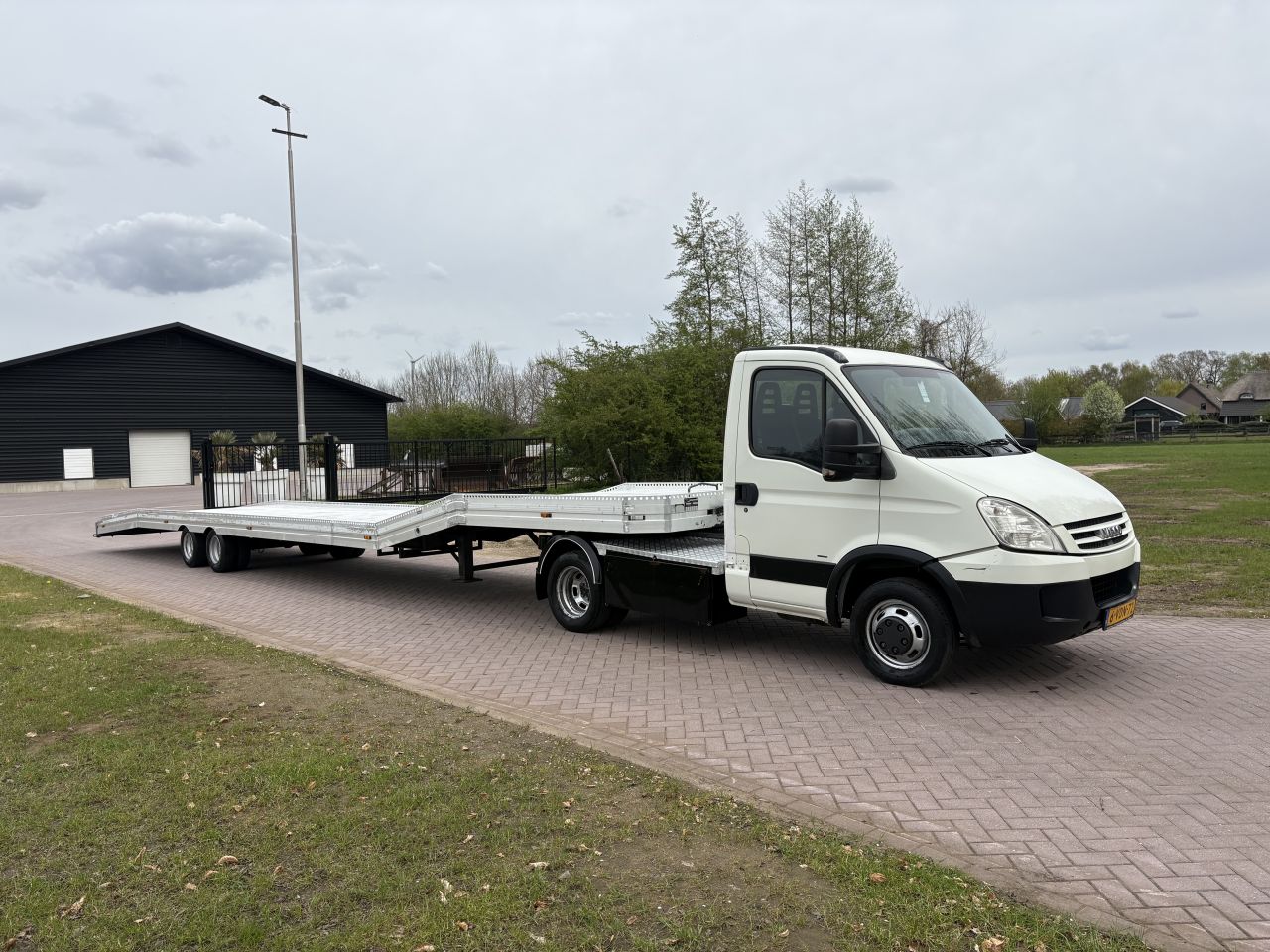 Be trekker Iveco 40C18 N1 be oplegger auto transporter 13.66 CM