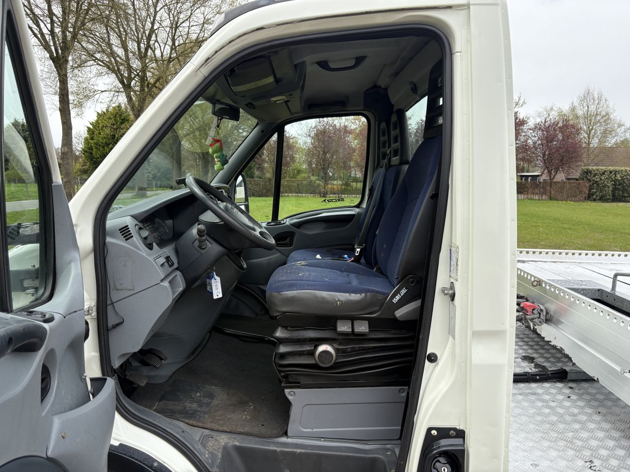 Be trekker Iveco 40C18 N1 be oplegger auto transporter 13.66 CM