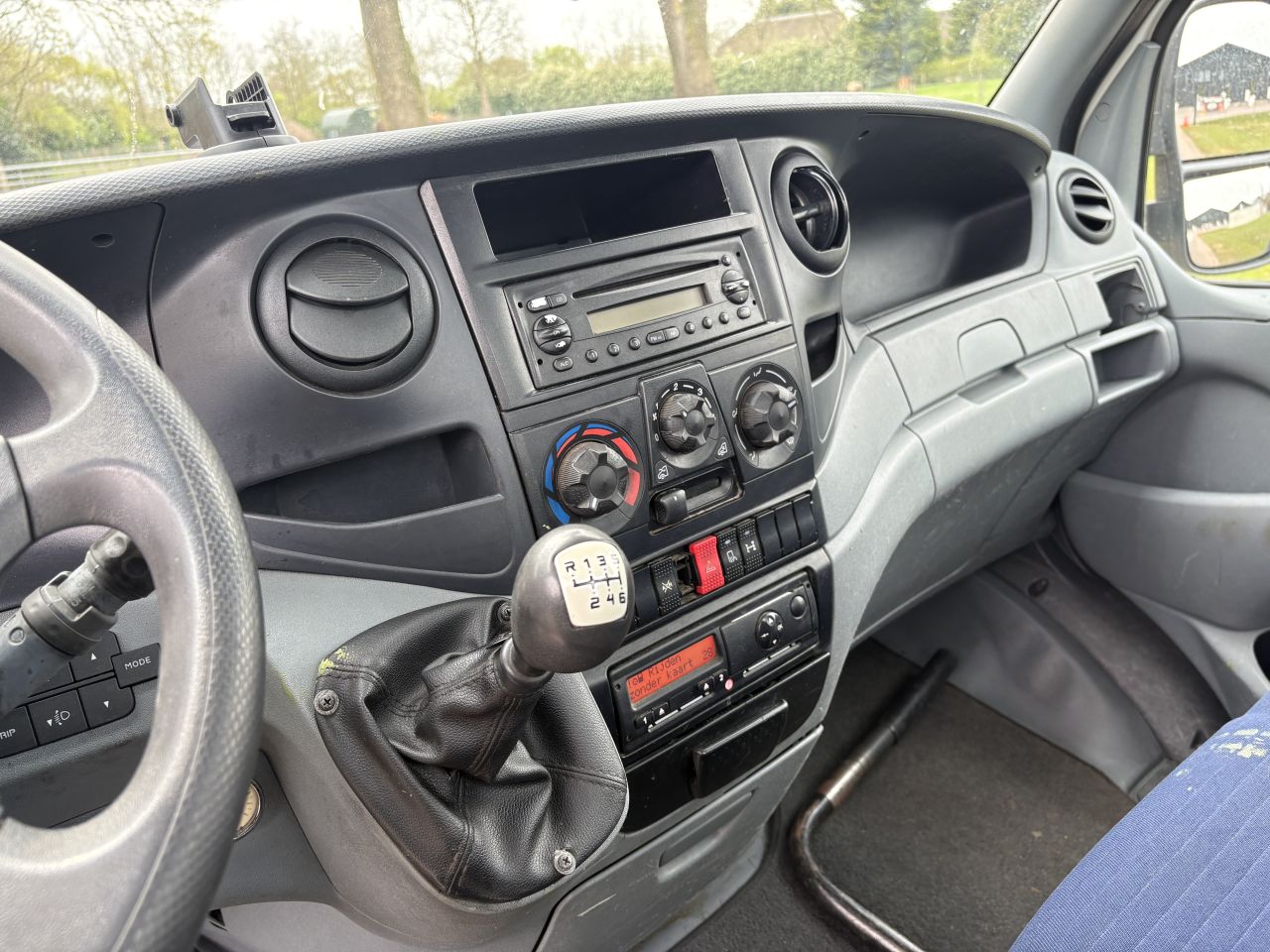 Be trekker Iveco 40C18 N1 be oplegger auto transporter 13.66 CM