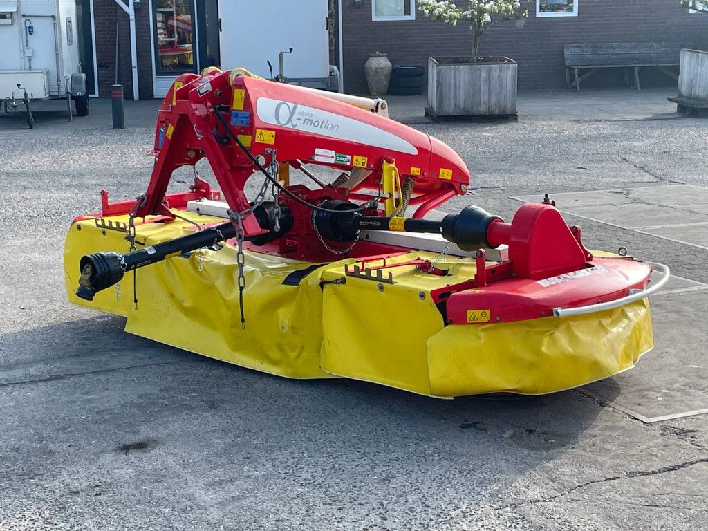 Pottinger Eurocat 311 Alpha mot plus Schotelmaaier stalvoeren
