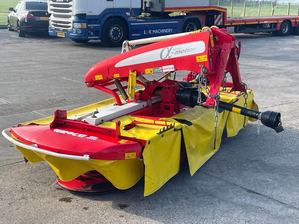 Pottinger Eurocat 311 Alpha mot plus Schotelmaaier stalvoeren