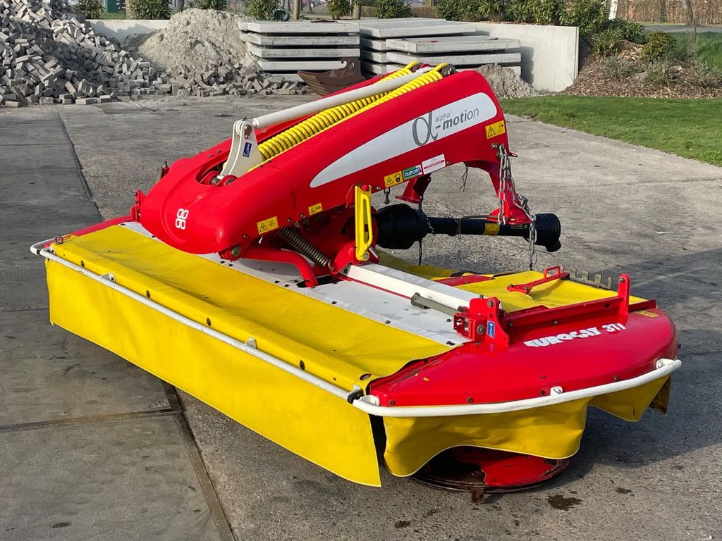 Pottinger Eurocat 311 Alpha mot plus Schotelmaaier stalvoeren
