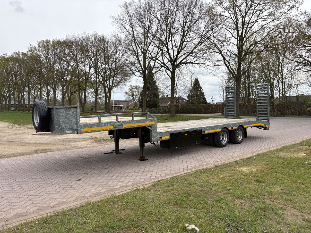 15 Ton CE of c1e Oplegger semi dieplader Veldhuizen